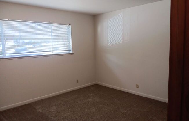 1 bed, 1 bath, 800 sqft, $970, Unit F04 Manor