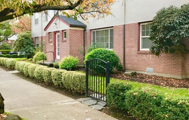 N0131 - Claremont Apartments