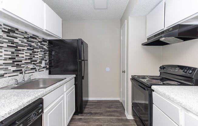 2 beds, 1 bath, 812 sqft, $1,289