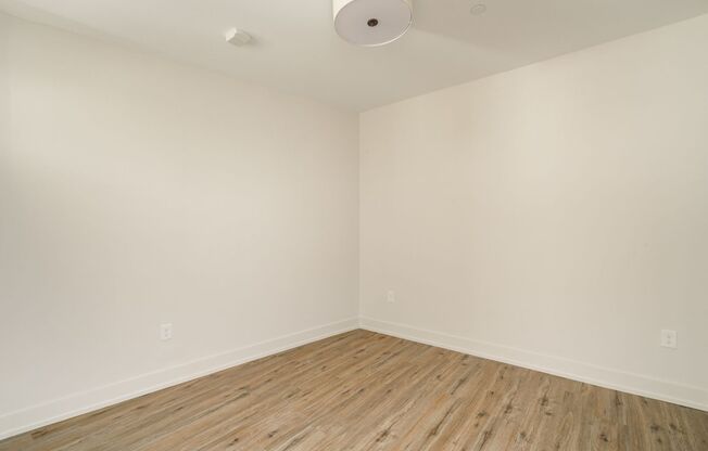 2 beds, 2 baths, $1,725, Unit 1050 N 4th St. Apt. 305