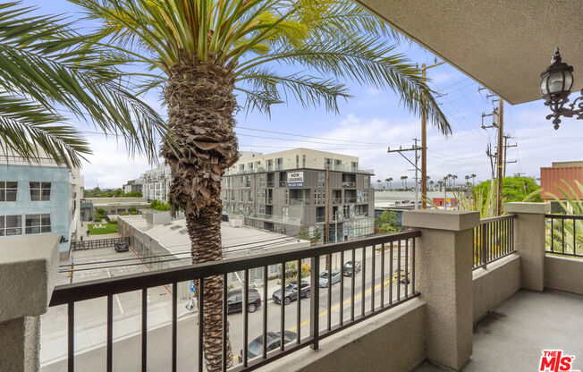 3 beds, 3 baths, 1,350 sqft, $5,800, Unit 301