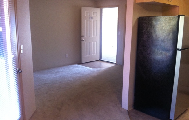 1 bed, 1 bath, 747 sqft, $1,350, Unit D-113