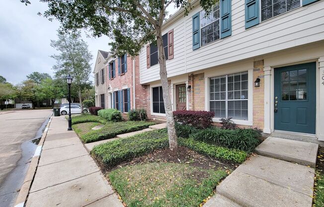 Welcome to This Charming Townhome Nestled in The Heart of Sugar Land!