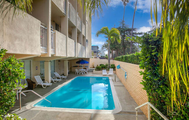 Apartment Building in Santa Monica Pool