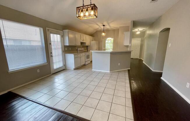 1507 PARROT CT