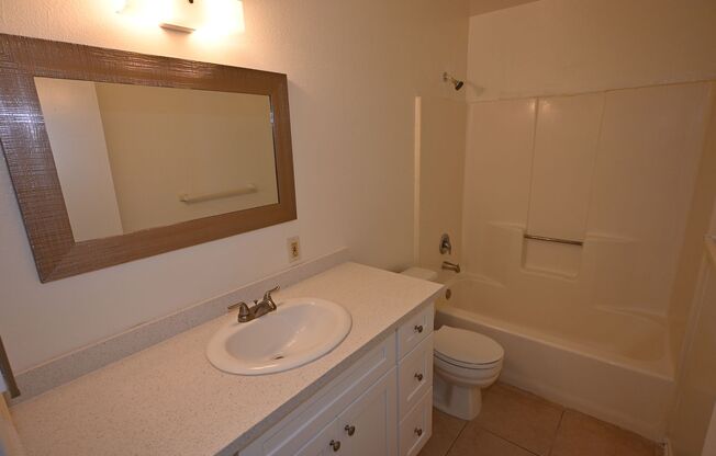 3 beds, 2.5 baths, $3,100, Unit 10650