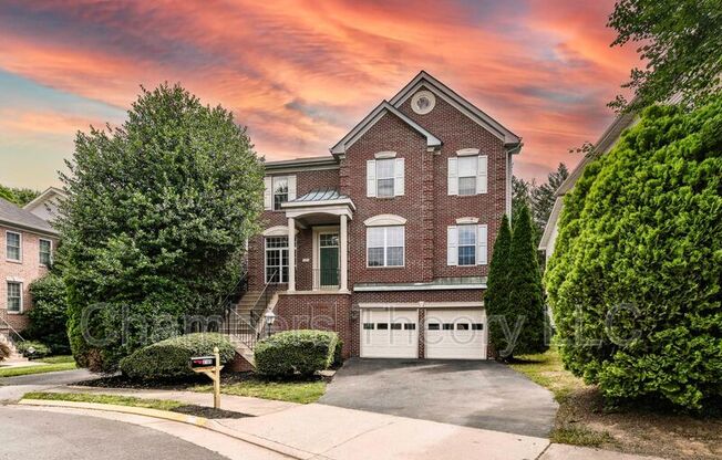 3105 WHITE DAISY PL
