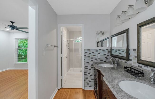 3 beds, 2 baths, $2,800
