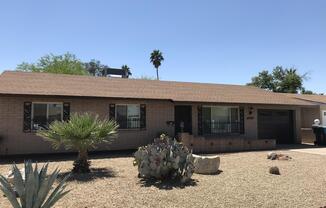 2407 W LAUREL LN