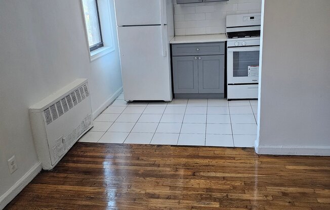 8416 ELMHURST AVE