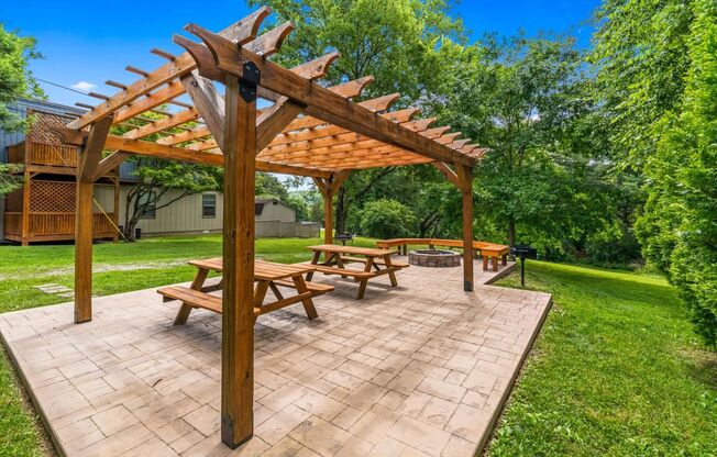 4121 WHISTLERS WAY