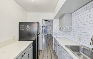 1406 W WHITTON AVE