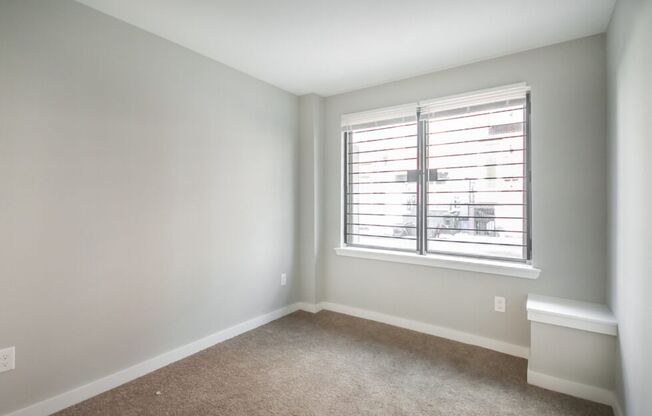 1830 N Bouvier