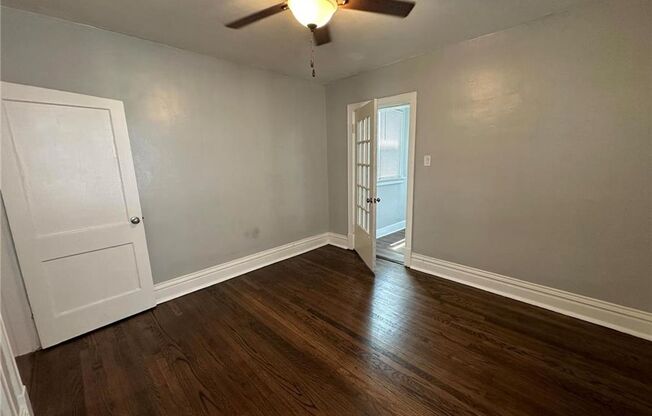 2 beds, 1 bath, 888 sqft, $925, Unit Lindenwood Ave 4950-A