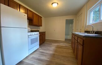 Large One Bedroom on Meyran Ave in Oakland! Amazing Carlow or University of Pitt Location!