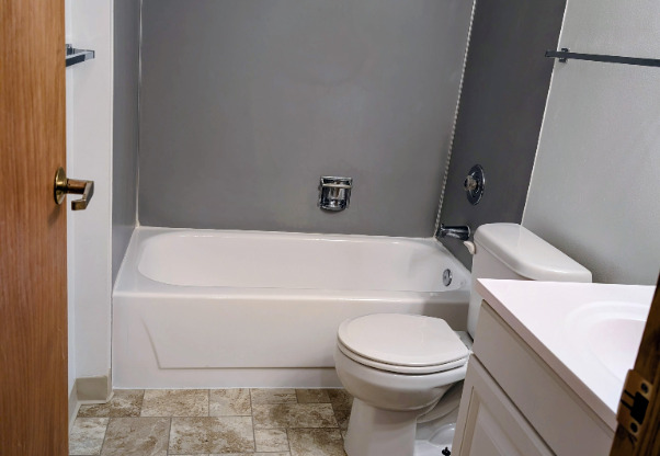 9233 INTERLAKE AVE N