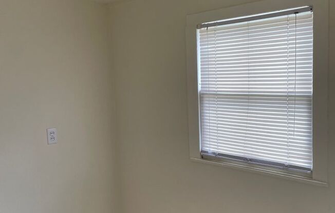 2 beds, 1 bath, $3,200