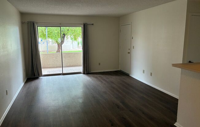 **COMFY 2 BEDROOM/2 FULL BATHROOM CONDO IN PHOENIX (48TH STREET & ELLIOT)**