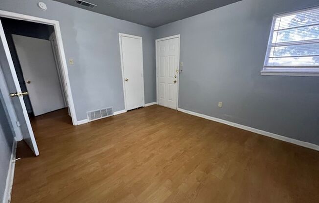 1 bed, 1 bath, $450