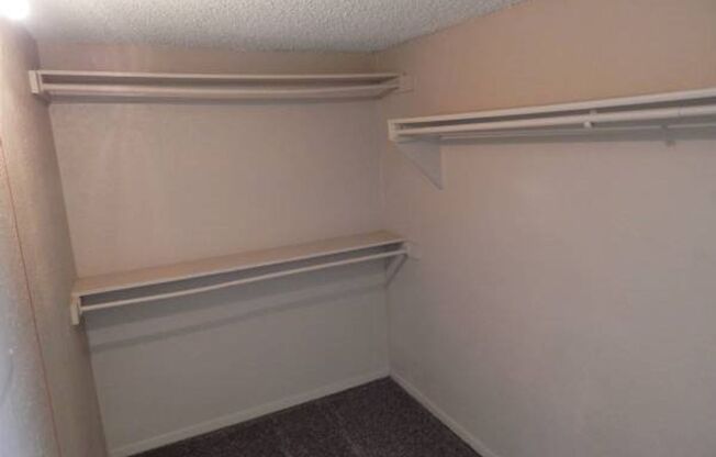 2 beds, 2 baths, 900 sqft, $1,079, Unit 705