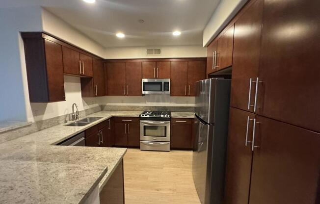 3 beds, 2.5 baths, 1,500 sqft, $3,200, Unit 102