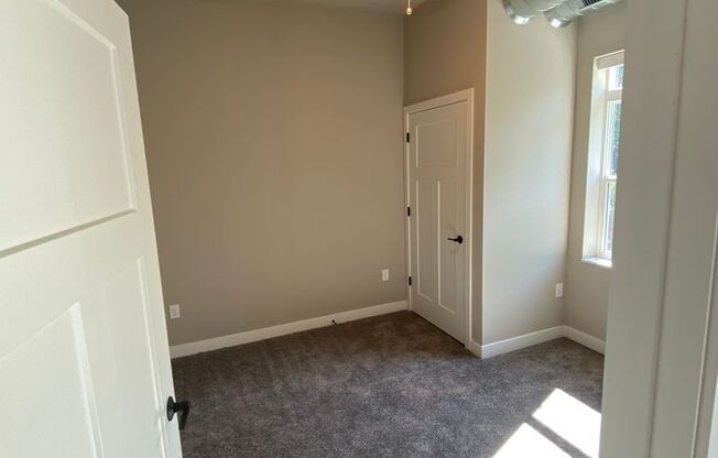 2 beds, 2 baths, 956 sqft, $2,195, Unit 2644-306