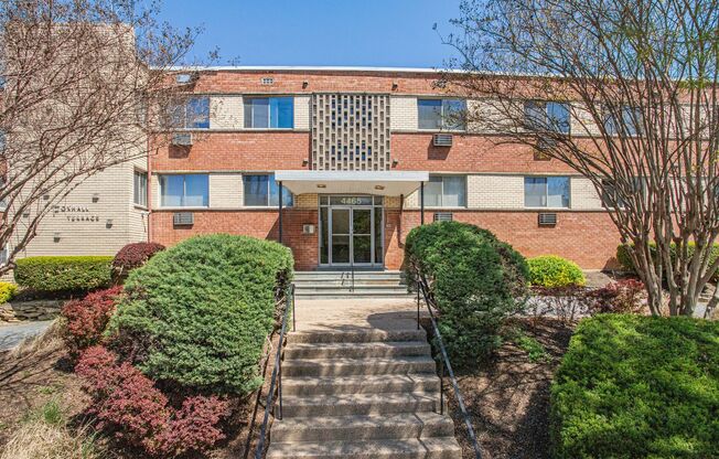 1 bed, 1 bath, 615 sqft, $1,645, Unit 200