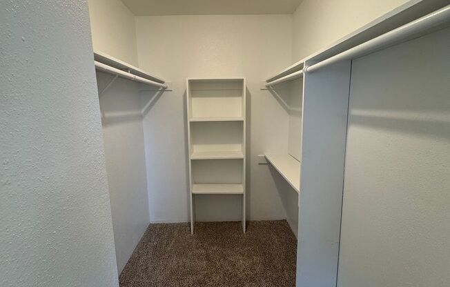 1 bed, 1 bath, 451 sqft, $1,050, Unit 413
