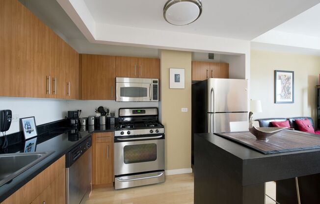 Studio, 1 bath, $3,250, Unit 35G