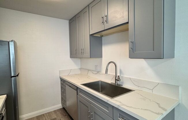1913 11th St - TWO bedrooms AVAILABALE !