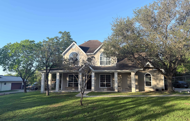 4810 BETTY LOU DR