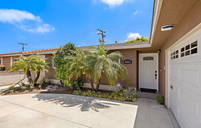 16882 Ross Lane
