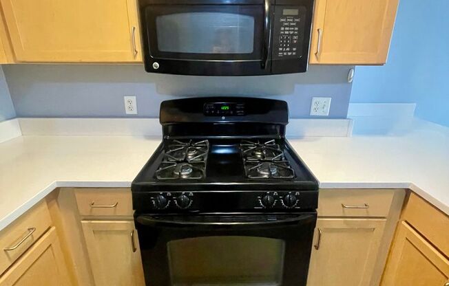 Studio, 1 bath, $1,830, Unit Apt S325