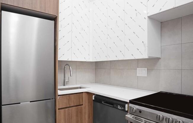 4 beds, 4.5 baths, $5,500, Unit 1R