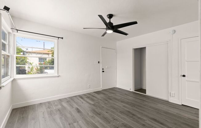 (AR/JI/YO:C) 10812-32 1/2 White Street