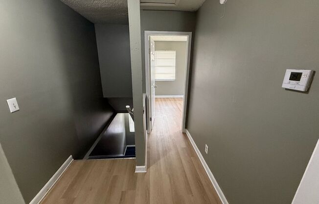 2/1.5 townhome Grant Park Available Now !