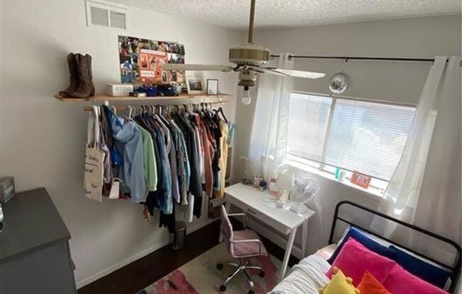 2 beds, 1 bath, 715 sqft, $1,500, Unit #214