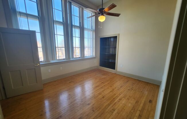 1 bed, 1 bath, 800 sqft, $1,400, Unit 212