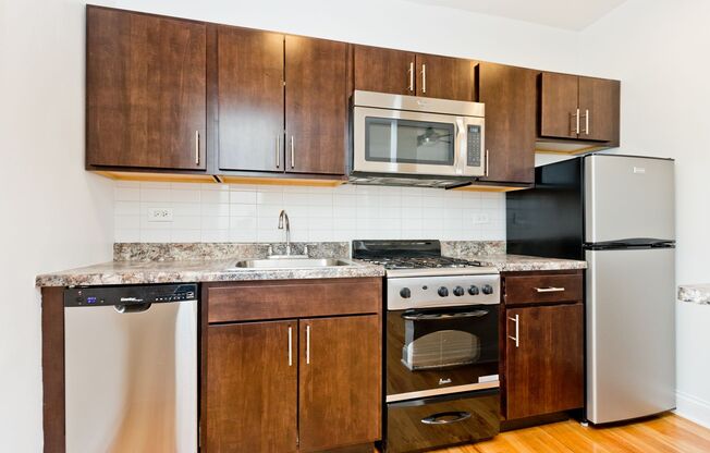 Studio, 1 bath, $1,150, Unit 306