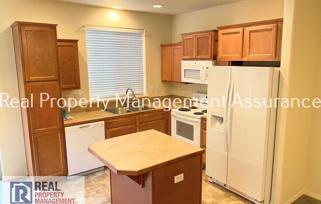 Spacious 3-Bedroom Beaverton Home with Gas Fireplace, Fenced Yard & Garage