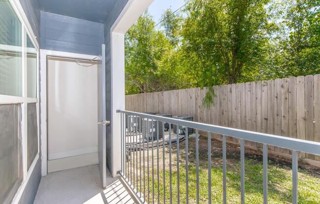 Studio, 1 bath, 557 sqft, $800