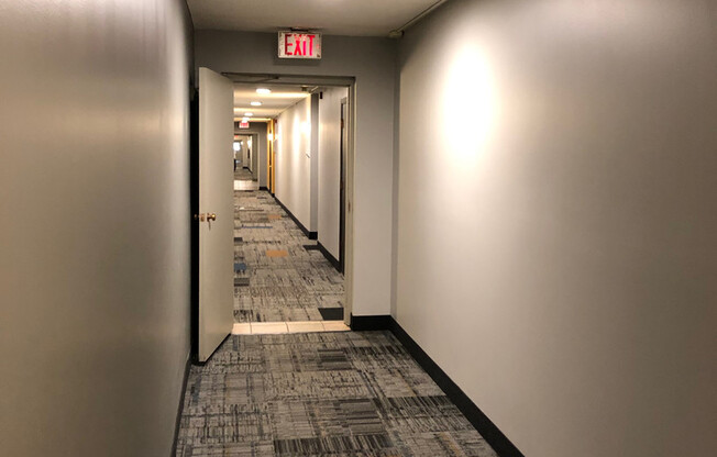 Studio, 1 bath, 494 sqft, $988, Unit 99-200