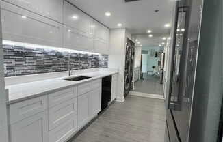 520 NE 29 ST