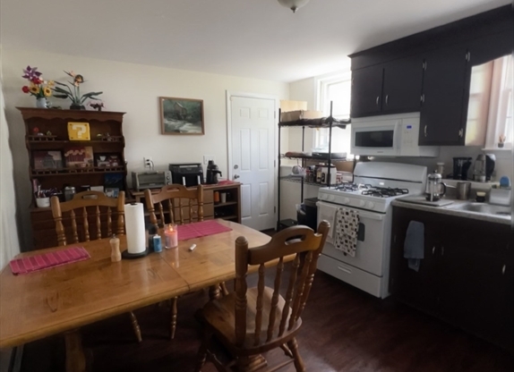 1 bed, 1 bath, 700 sqft, $1,650, Unit F