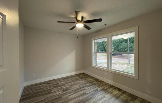 135 N SKY DR