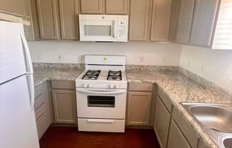 2 beds, 1 bath, $2,175, Unit 504C