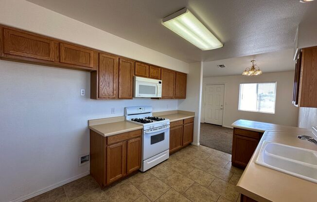 3 beds, 2 baths, $1,500