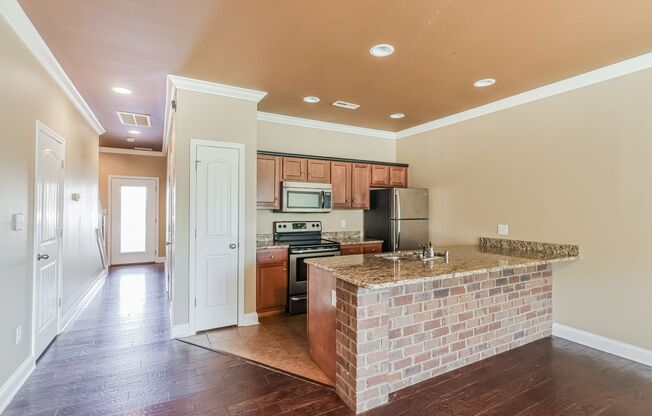 2 beds, 2.5 baths, 1,305 sqft, $1,225, Unit 109