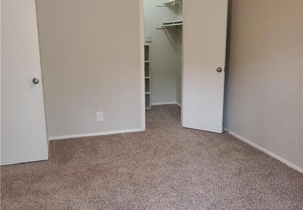 bedroom with carpet floors