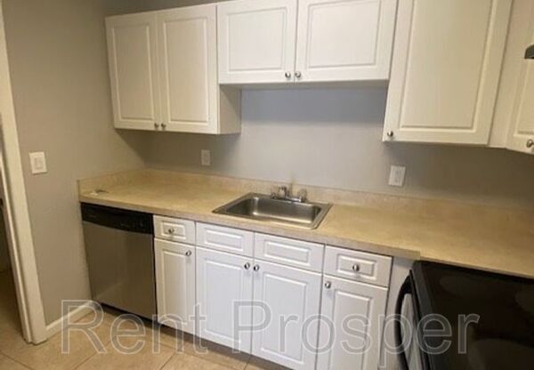 1 bed, 1 bath, 759 sqft, $1,075